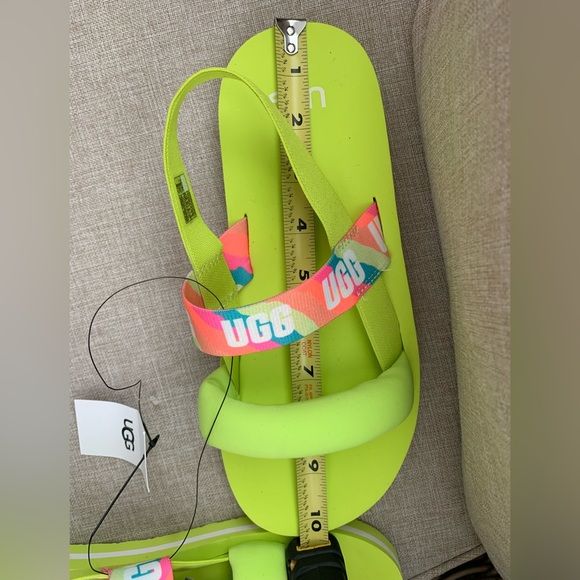 FINAL PRICE NEW UGG Zuma Sling Sandals: Neon Lime Green, White Logo On Strap, 6 - Picture 11 of 11